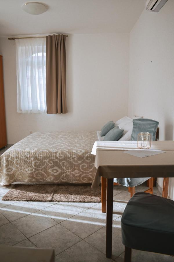 Garden House Vodice Apartment Ngoại thất bức ảnh
